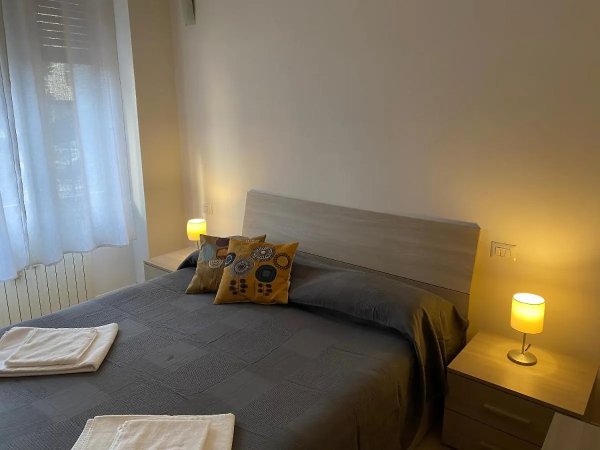 Milano Apartment - Navigli - Via Savona 0*,  İtalya
